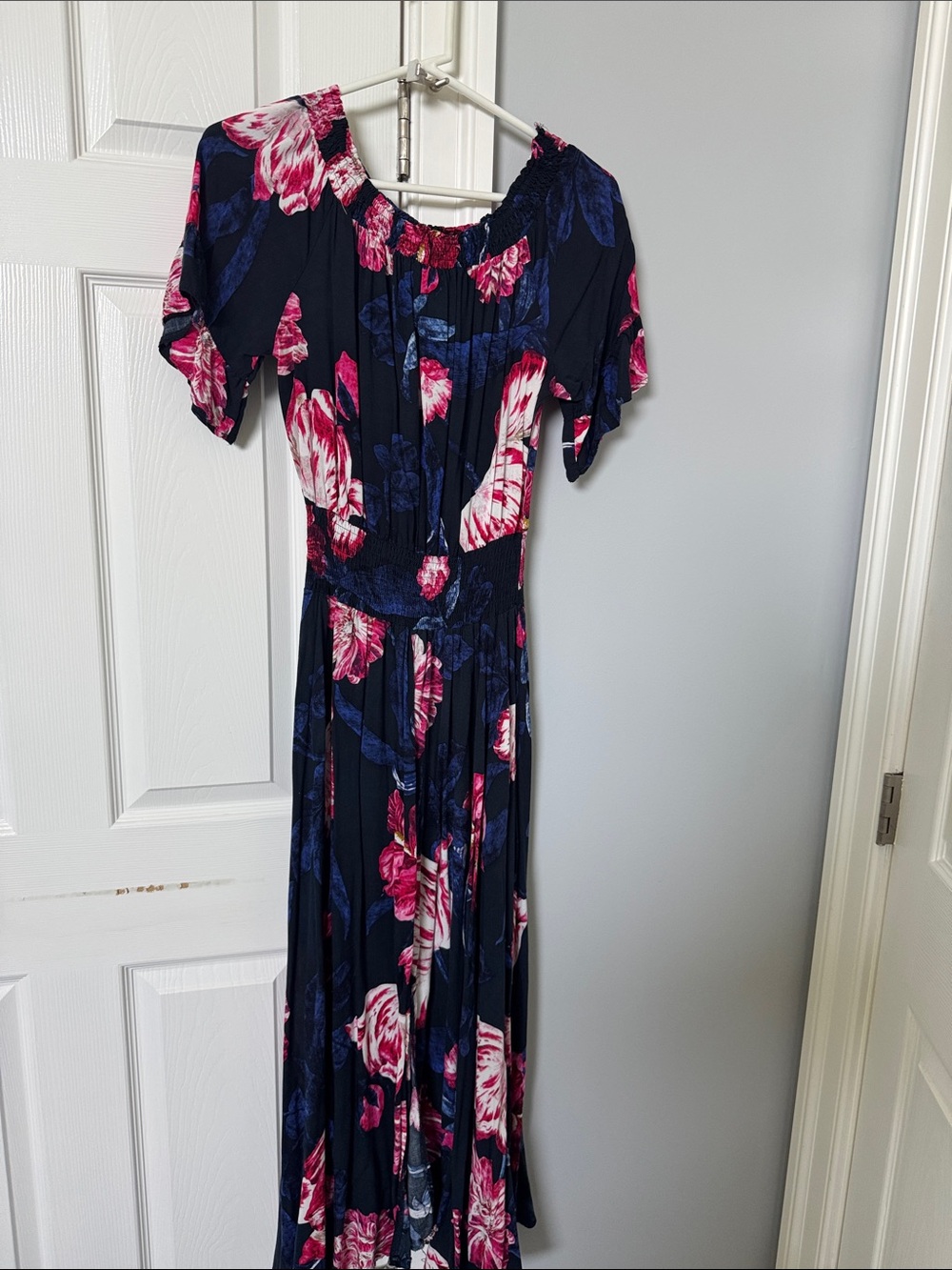 Women’s Navy Floral Maxi Dress with Pink Accents Jaase med